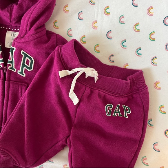 Baby Gap Purple Sweatsuit Size 0-3 months - Picture 4 of 9